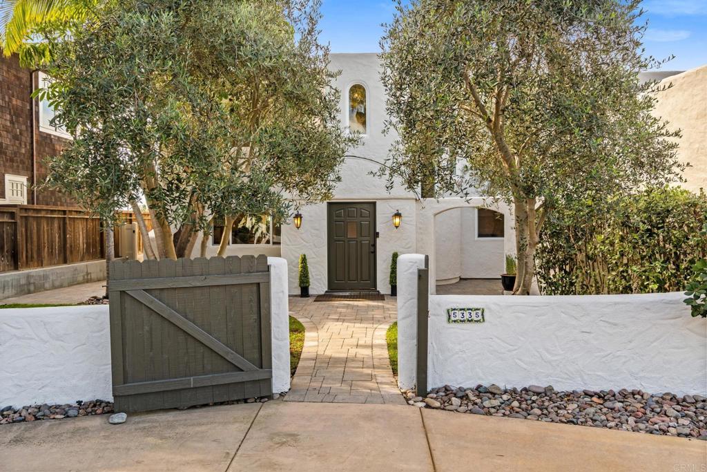 5335 Los Robles Drive