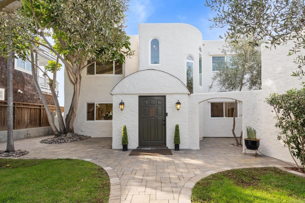 5335 Los Robles Drive