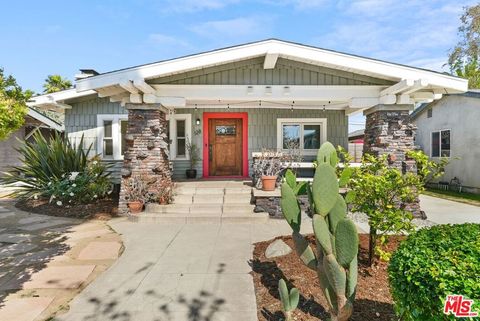 Photo of 128 S Hobart Boulevard, Los Angeles, CA 90004 (MLS # 25560161)