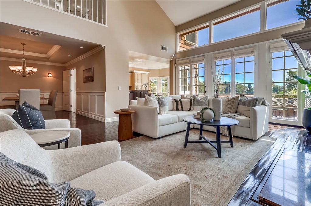 6032 Avenida De Castillo