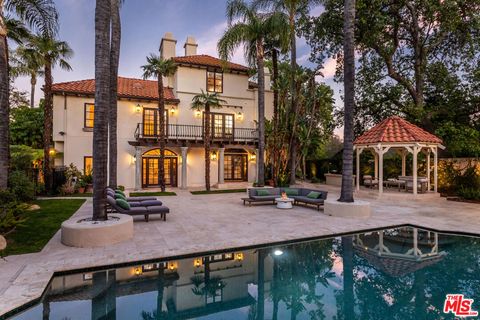 Photo of 17230 Silver Lane, Encino, CA 91316 (MLS # 26667033)