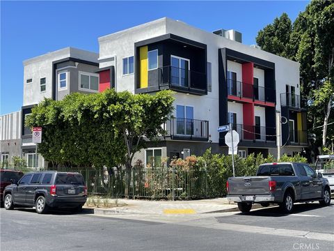 Photo of 8457 Langdon, North Hills, CA 91343 (MLS # SR25162407)