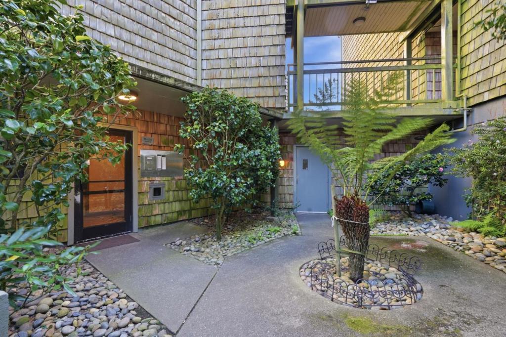 95 Red Rock Way 203M