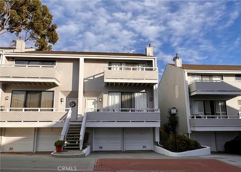 Photo of 7 Swift Court #210, Newport Beach, CA 92663 (MLS # OC26046534)