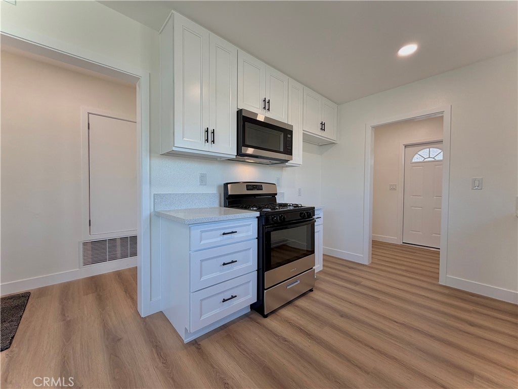 682 E La Verne Avenue
