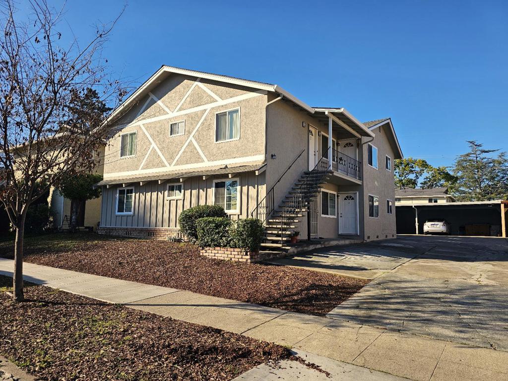 551 Northlake Drive
