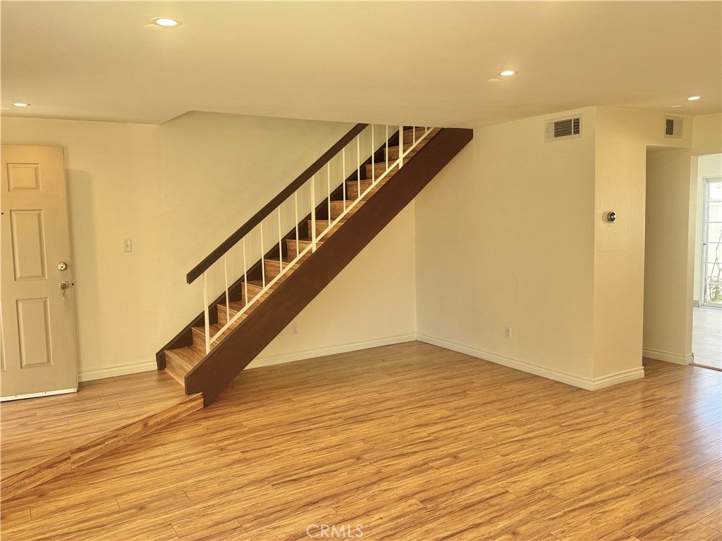 19216 Hamlin Street 8