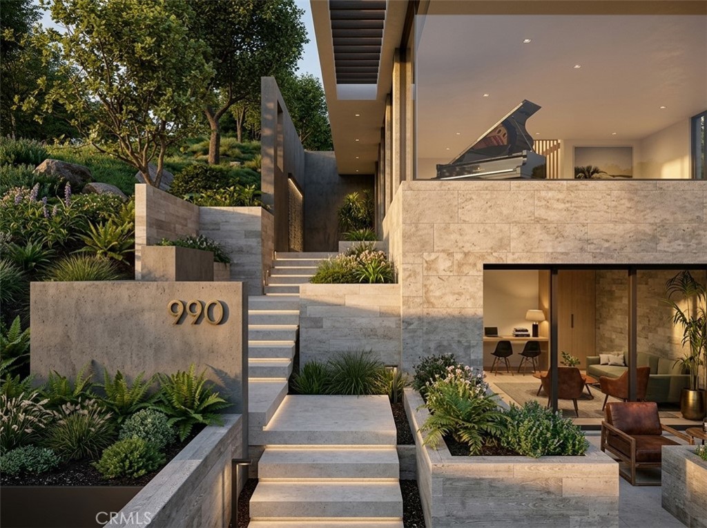 990 Hillcrest Drive