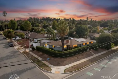 1235 W Cypress Avenue, Redlands, CA 92373 - MLS#: IG25260134