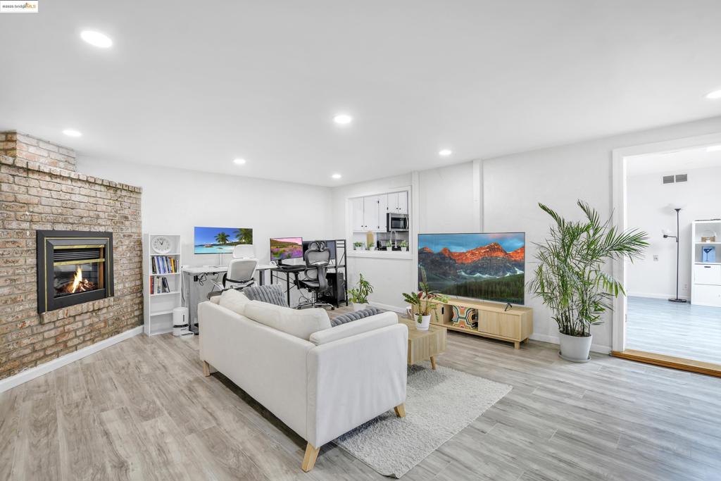 MILPITAS - Residential