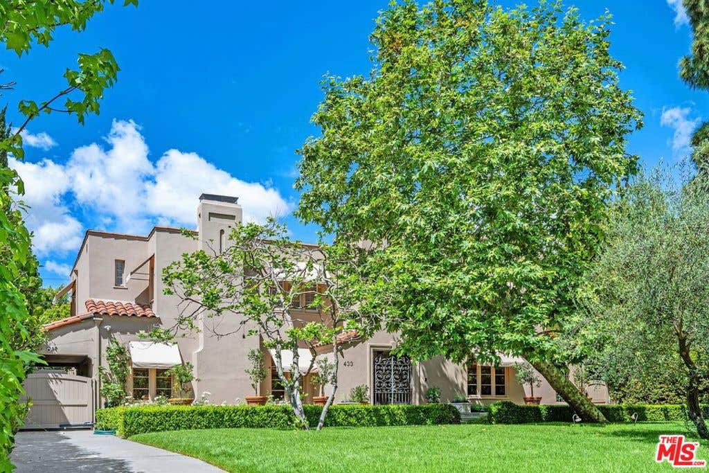 Photo of 433 S Arden Boulevard, Los Angeles, CA 90020 (MLS # 26672243)