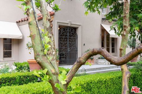 Photo of 433 S Arden Boulevard, Los Angeles, CA 90020 (MLS # 26672243)