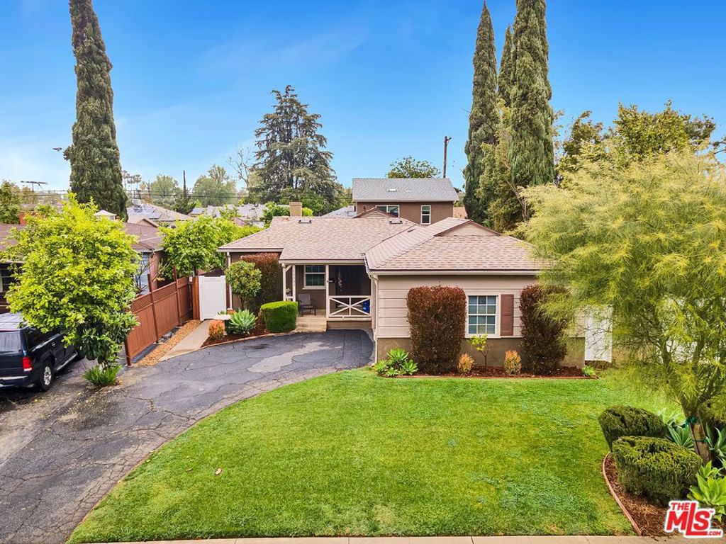 Photo of 15031 15033 Hartland Street, Van Nuys, CA 91405 (MLS # 25557139)