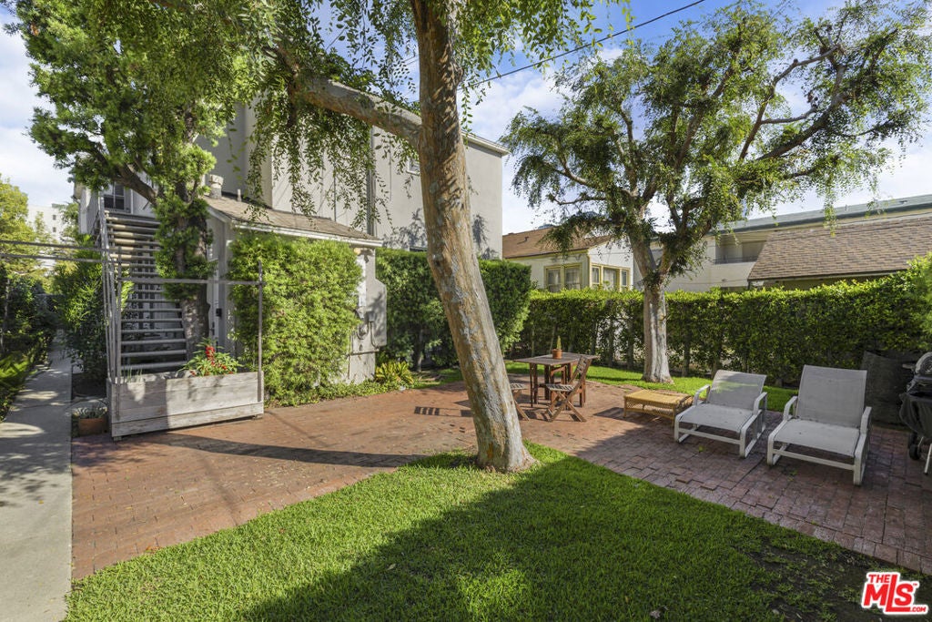 2440 Arizona Avenue