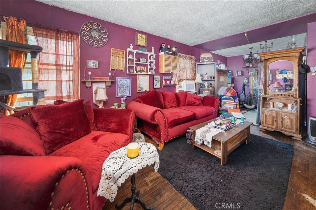 10451 Tujunga Cyn. Boulevard