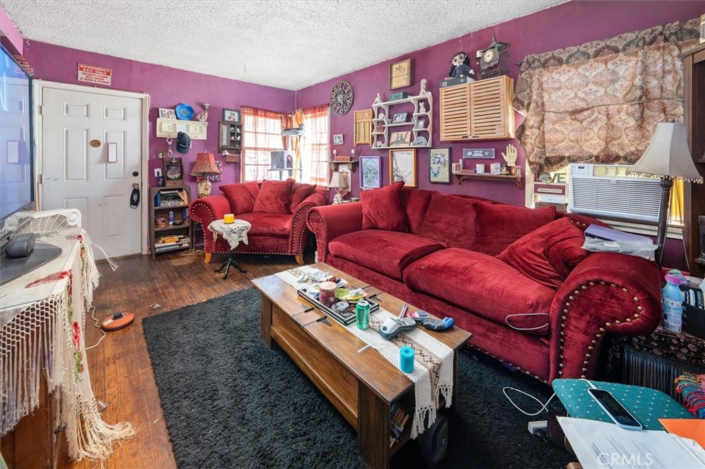 10451 Tujunga Cyn. Boulevard