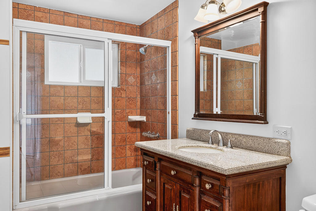 68195 Grandview Avenue