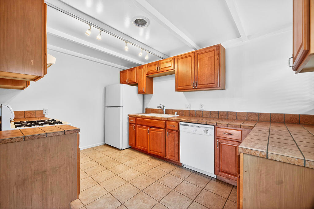 68195 Grandview Avenue