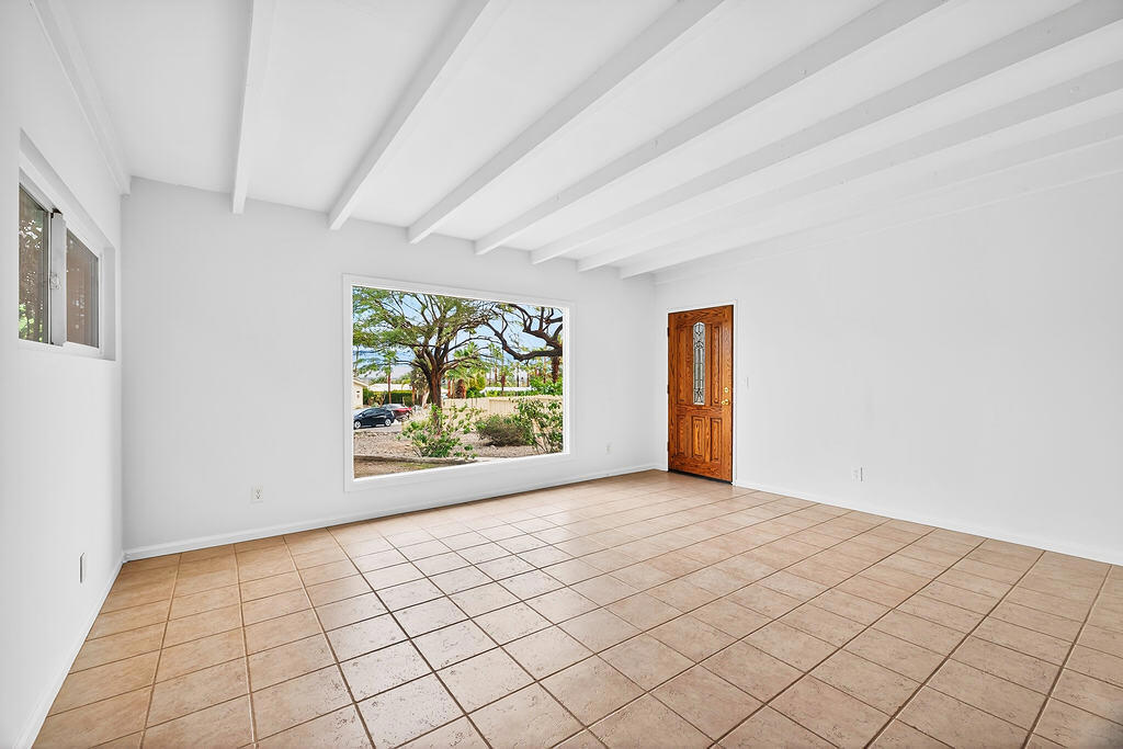 68195 Grandview Avenue