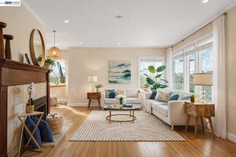 17676 Garland Ct Castro Valley CA 94546