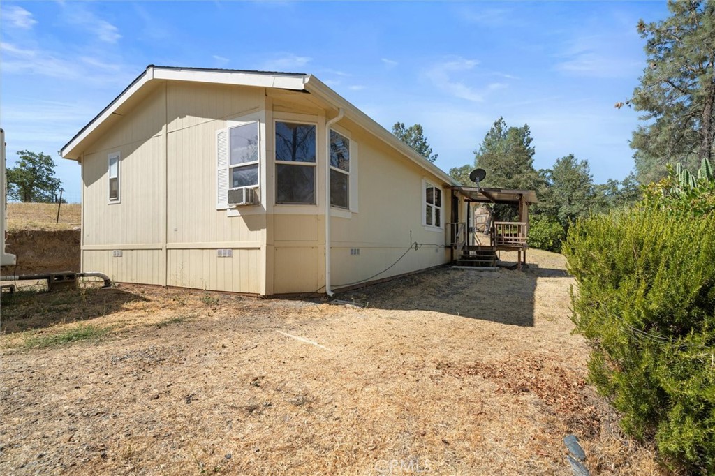 Escape to the peace of country living with this charming manufactured home, nestled on a sprawling 1.4-acre lot within the desirable Rancho Tehama Reserve. Located east of Corning and Red Bluff, this property offers a rare combination of space and natural serenity.
The home itself features 3 bedrooms, 2 bathrooms, and 1,213 sq ft of thoughtfully designed living space. The heart of the home is a spacious living room, complete with a cozy wood-burning fireplace—perfect for relaxing evenings.
Enjoy the independence of a private well for water and a septic system for sewer. A low $72/month HOA fee maintains the community's standards and common areas. With a huge lot offering endless possibilities for gardening, recreation, or simply enjoying the outdoors, this is an ideal place to call home.