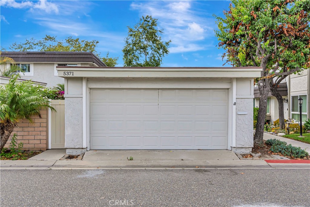 5371 Victoria Place