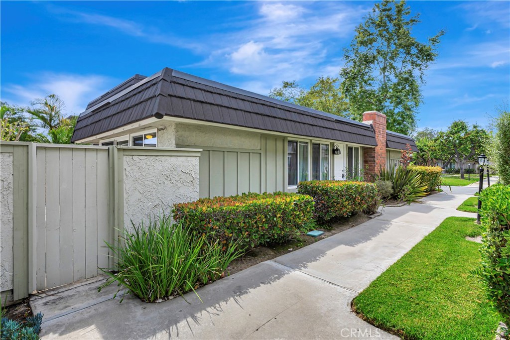 5371 Victoria Place