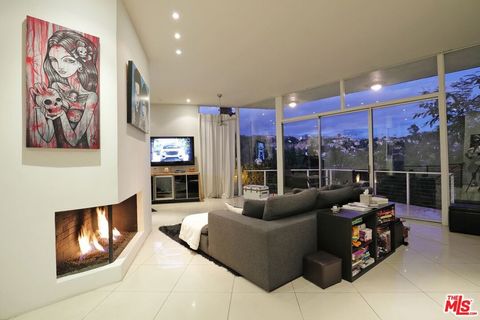 Photo of 6767 Whitley Terrace, Los Angeles, CA 90068 (MLS # 26834125)
