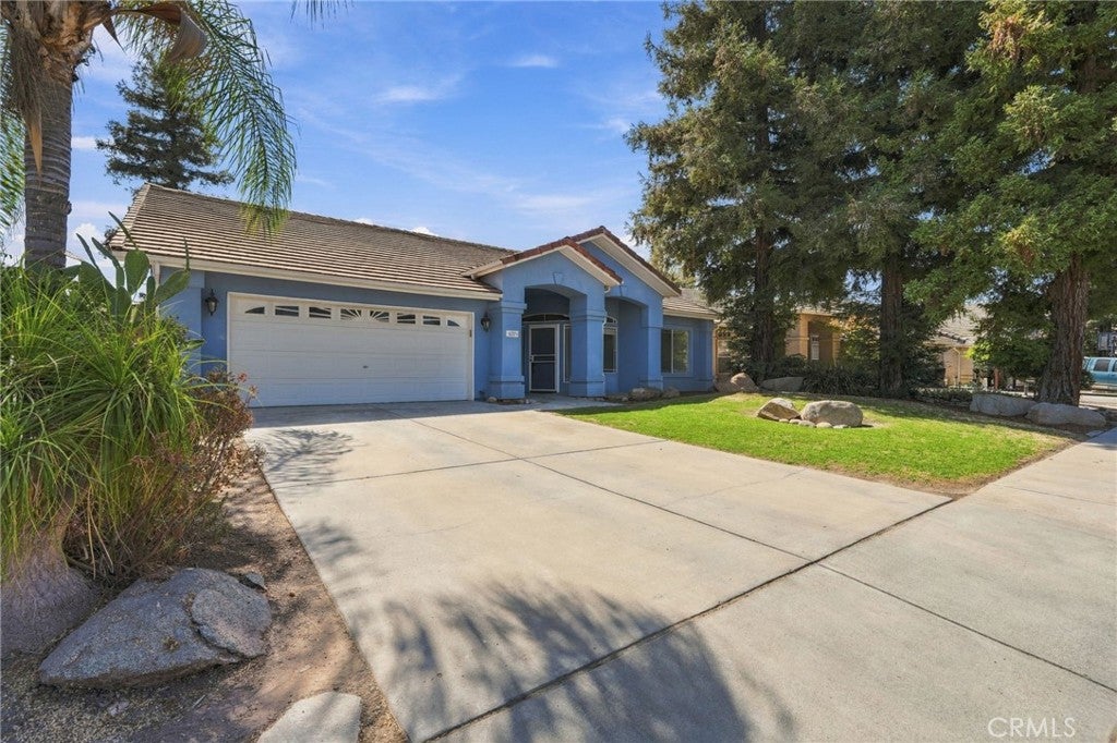 4029 E Meadow