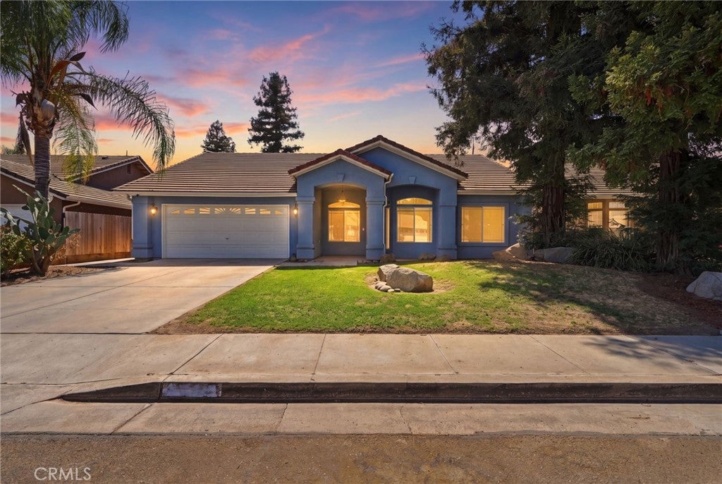 4029 E Meadow