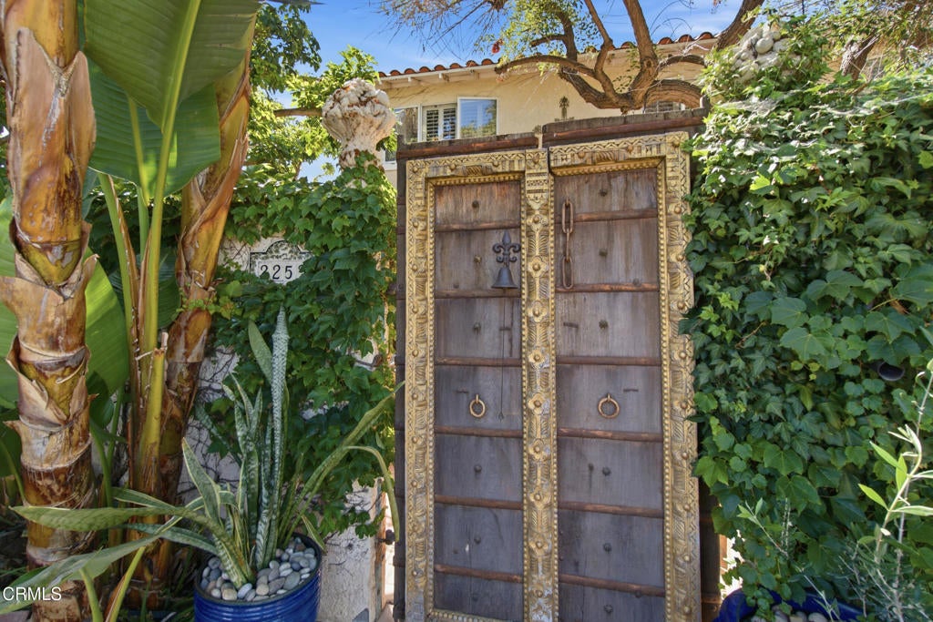 2253 Medina Avenue