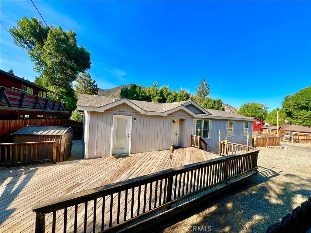 Great 3 bedroom 2 full bath home located on a fenced corner lot in Lake of the Woods. Light and bright open floor plan, updated kitchen with granite counters and butcher block island, living room and large den, and spacious bedrooms. Primary bedroom has dual sink vanity and large soaking tub. Large front deck for BBQ's and entertaining! Tool shed. Requirements: Minimum 650 credit score. Monthly Salary: 3 times the monthly rent. Pets: Negotiable with Breed Restrictions. Located just 40 minutes from Santa Clarita and Bakersfield in a quaint mountain community where you can enjoy the 4 seasons!