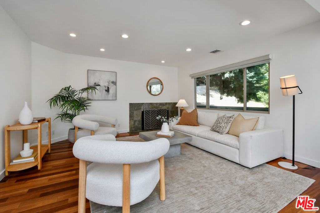 3471 Woodcliff Road