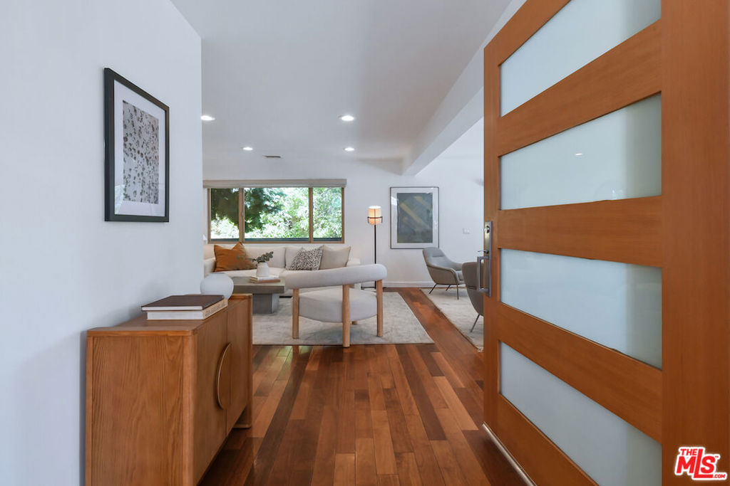 3471 Woodcliff Road