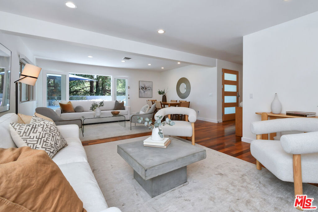 3471 Woodcliff Road