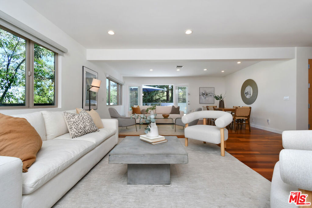 3471 Woodcliff Road