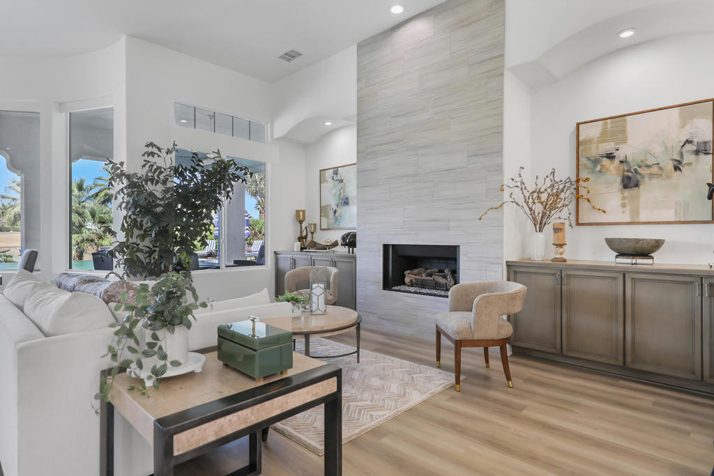 Mountain View CC - Residential Lease