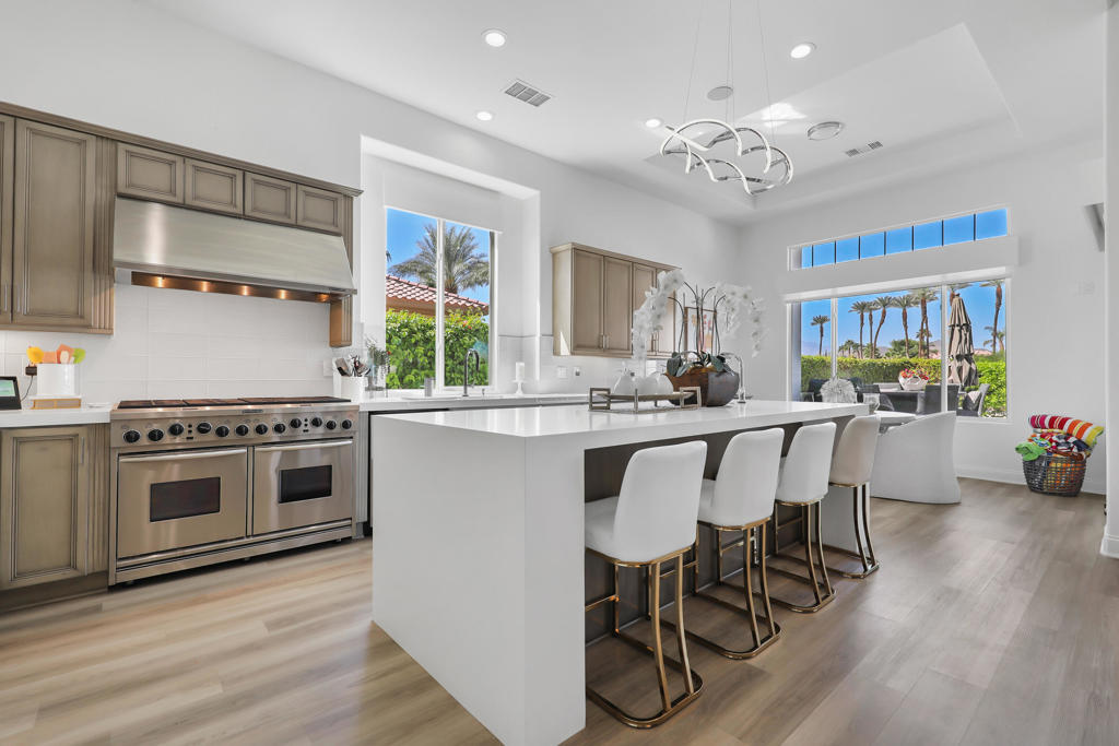 Mountain View CC - Residential Lease