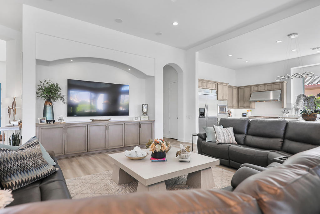 Mountain View CC - Residential Lease