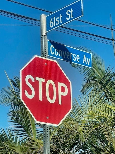 1656 16581 E 61st