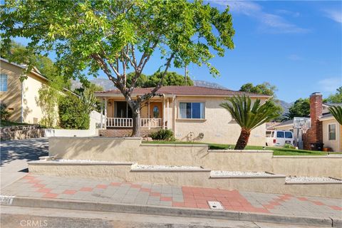 Photo of 3331 Paraiso Way, La Crescenta, CA 91214 (MLS # GD25238701) Photo of 3331 Paraiso Way, La Crescenta, CA 91214 (MLS # GD25238701)