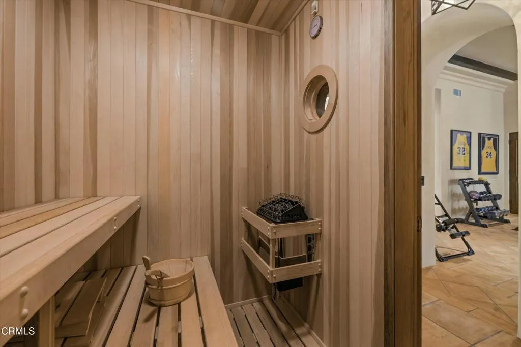 Ojai, California 93023, United States, 5 Bedrooms Bedrooms, ,6 BathroomsBathrooms,Residential,Active,108036