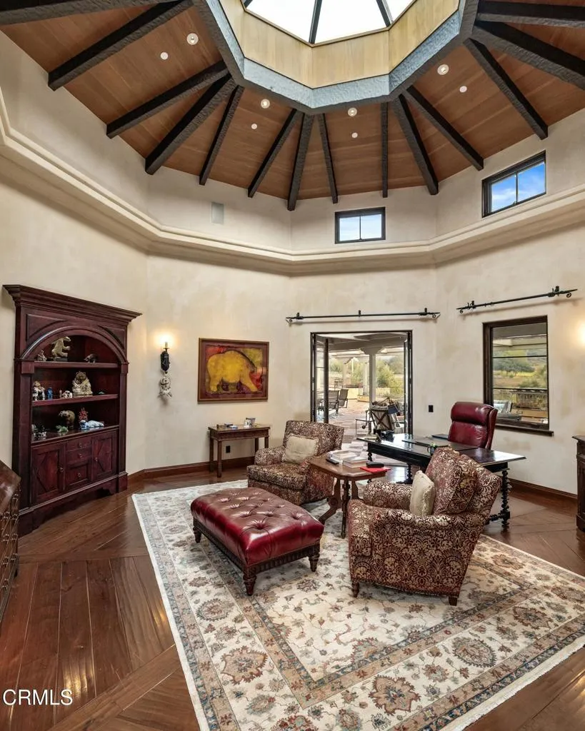 Ojai, California 93023, United States, 5 Bedrooms Bedrooms, ,6 BathroomsBathrooms,Residential,Active,108036