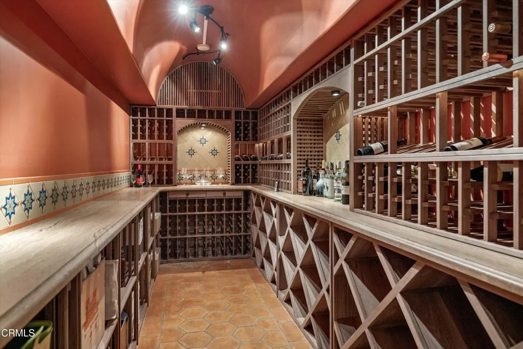 Ojai, California 93023, United States, 5 Bedrooms Bedrooms, ,6 BathroomsBathrooms,Residential,Active,108036