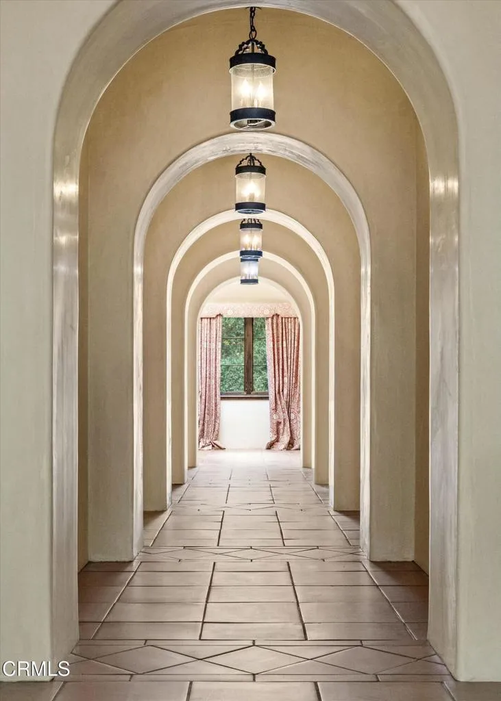 Ojai, California 93023, United States, 5 Bedrooms Bedrooms, ,6 BathroomsBathrooms,Residential,Active,108036