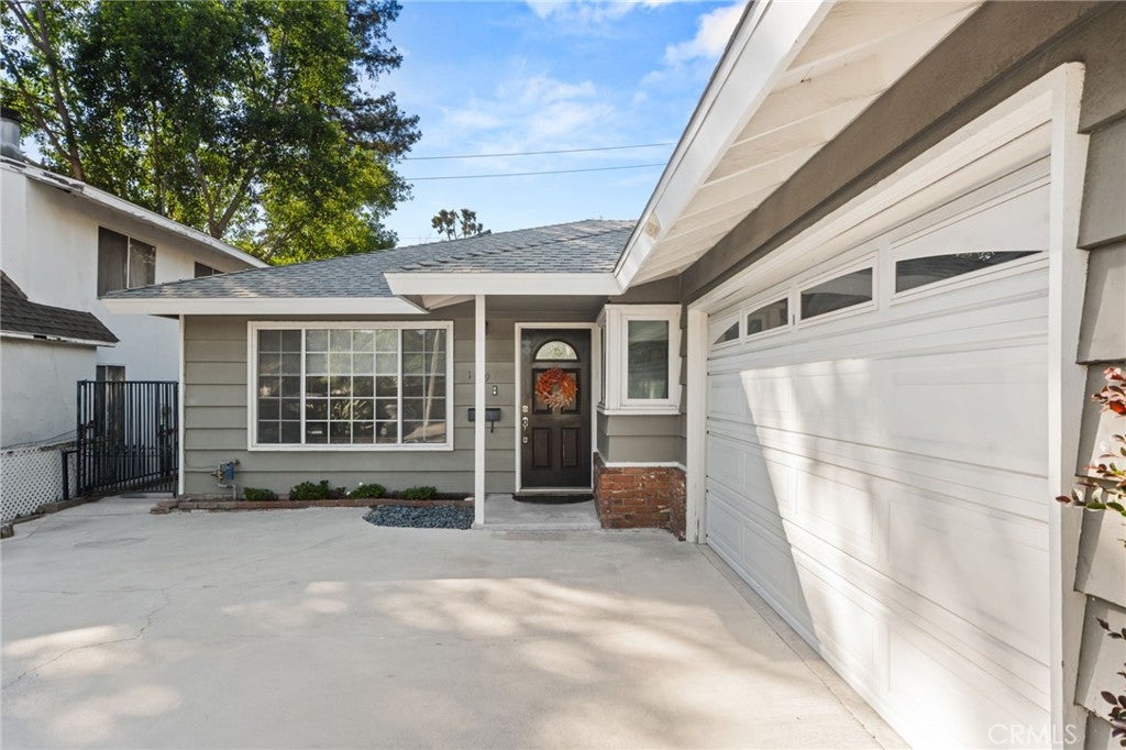 139 N Lincoln Place