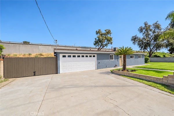 2631 N I ST, SAN BERNARDINO, CA 92405 - Image 1ddac91c8c3c7ccf2a62f4aaa75df202/2999074390