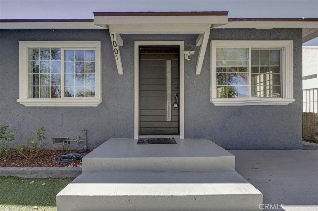 Photo of 7007 Murietta Avenue, Van Nuys, CA 91405 (MLS # GD26019024)