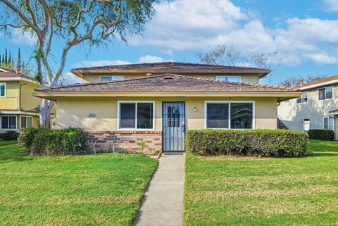 Photo of 2505 Golzio Court #1, San Jose, CA 95133 (MLS # ML82033493)