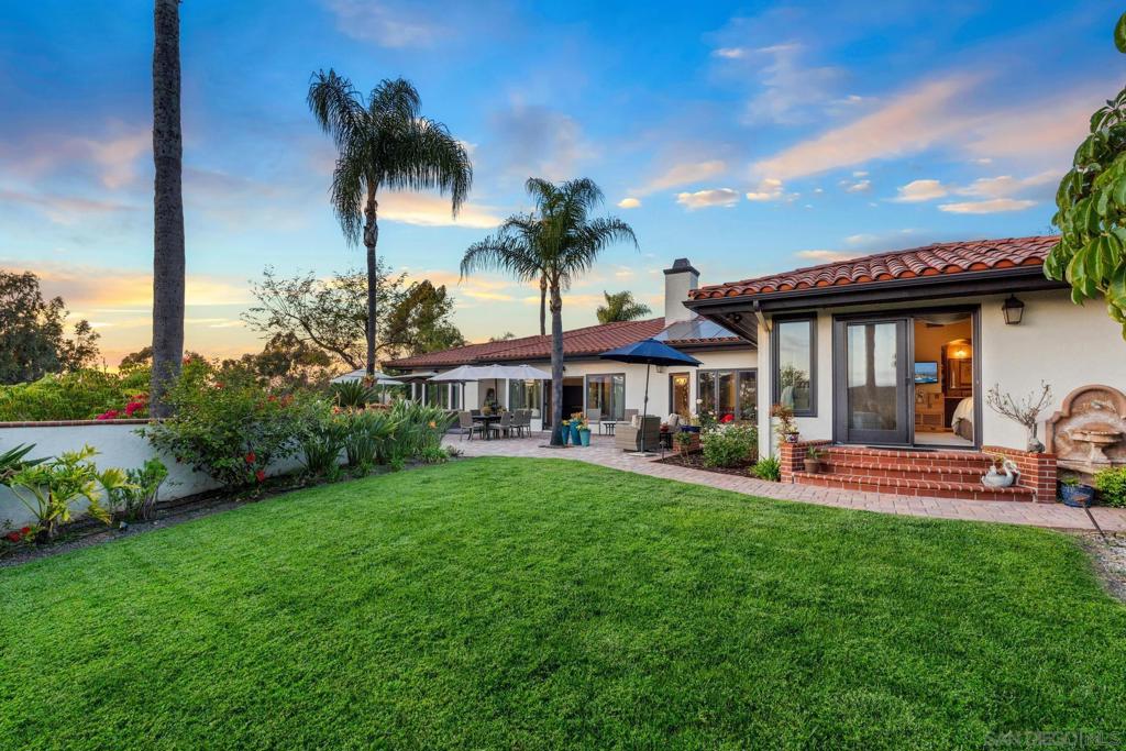 12407 Rue Fountainbleau